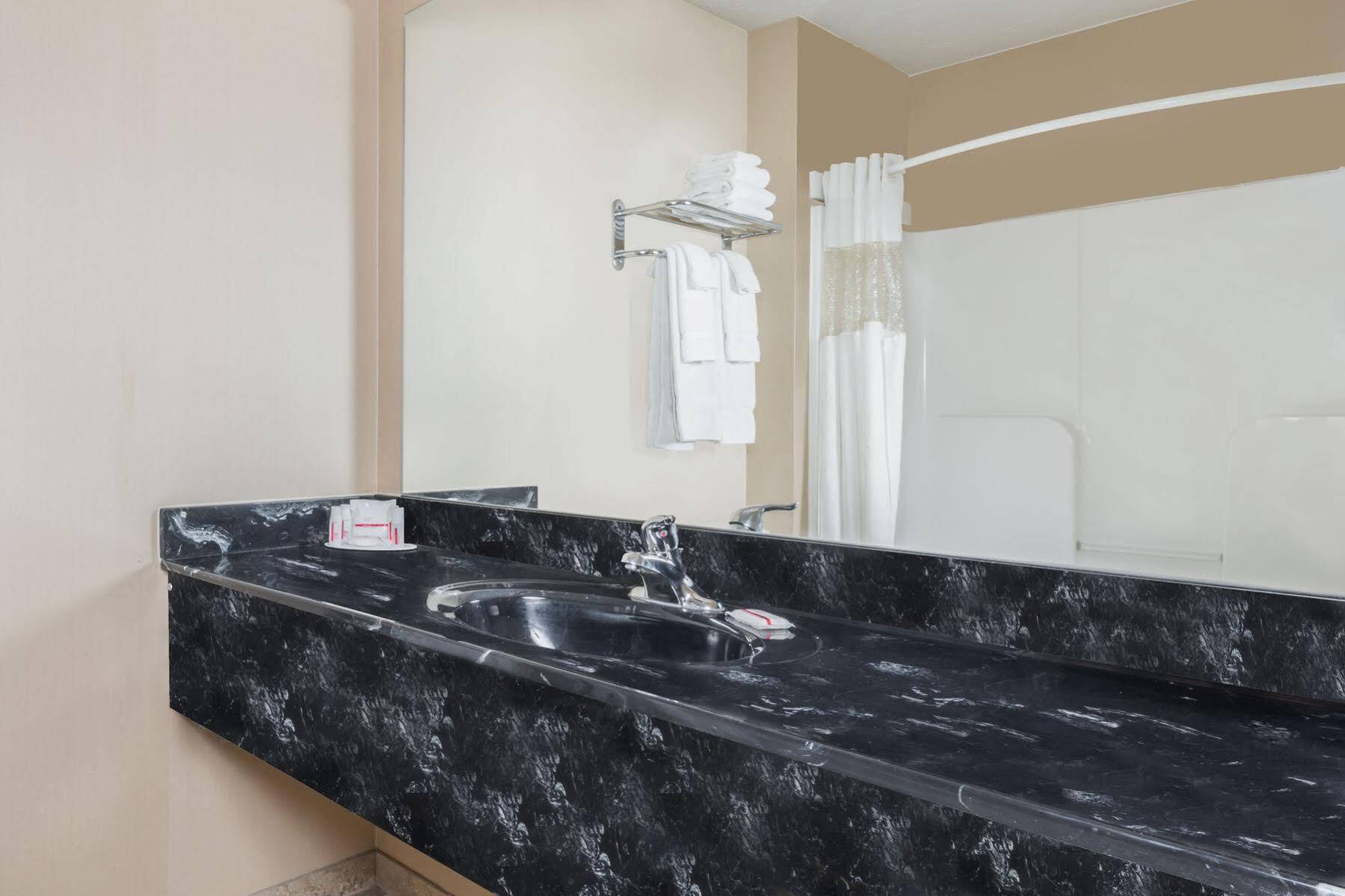 Ramada Encore By Wyndham San Isidro Hotel