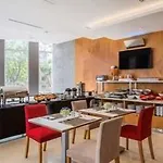 Ramada Encore By Wyndham Lima San Isidro 